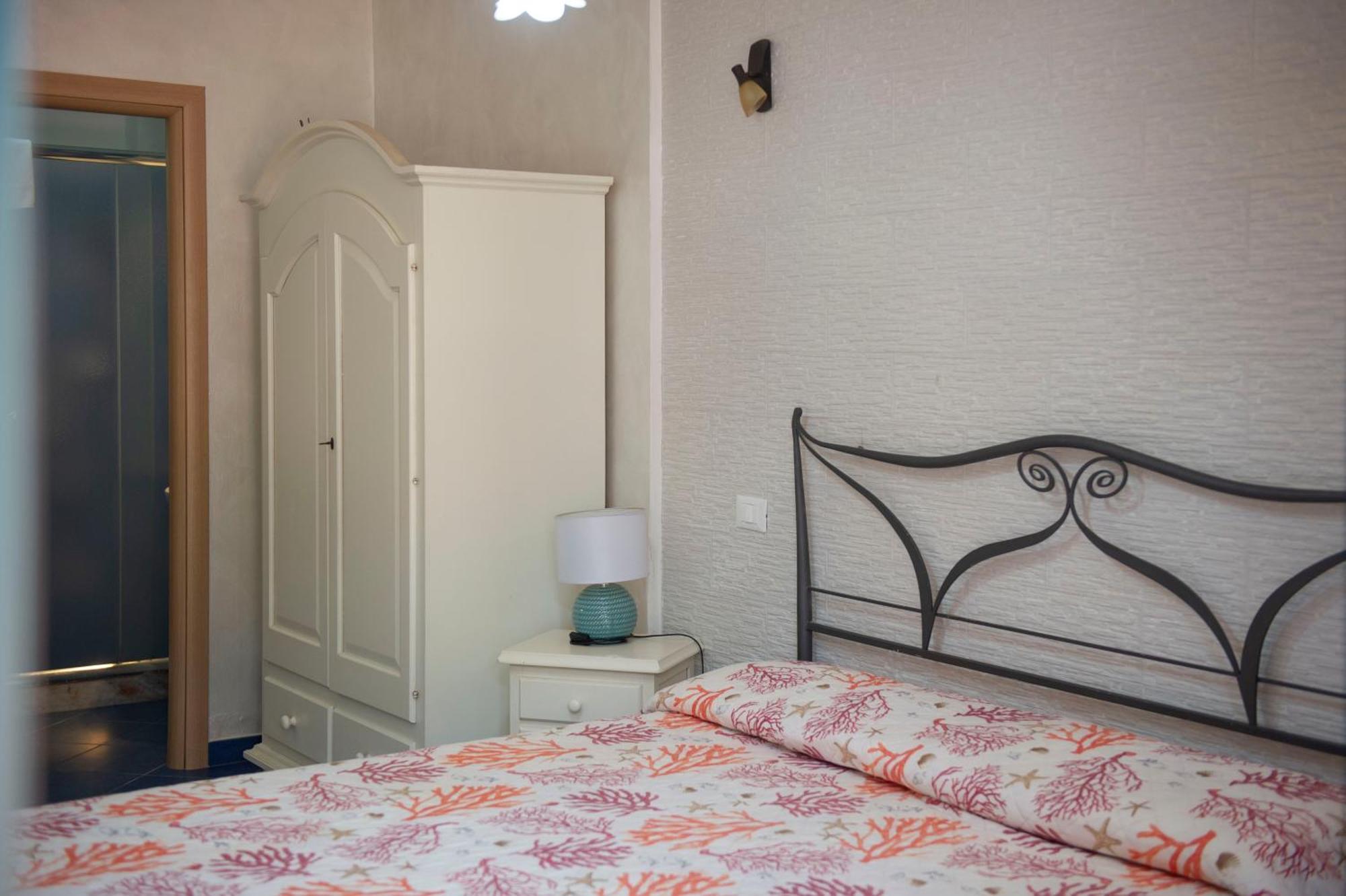B&B Appartamenti L'Anfora 斯佩隆加 外观 照片